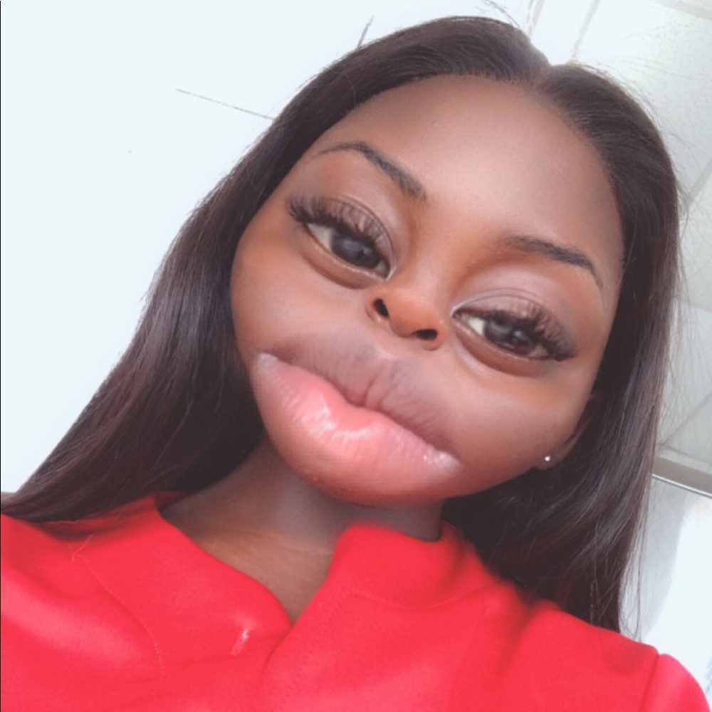 Meet your Posher, Naisha